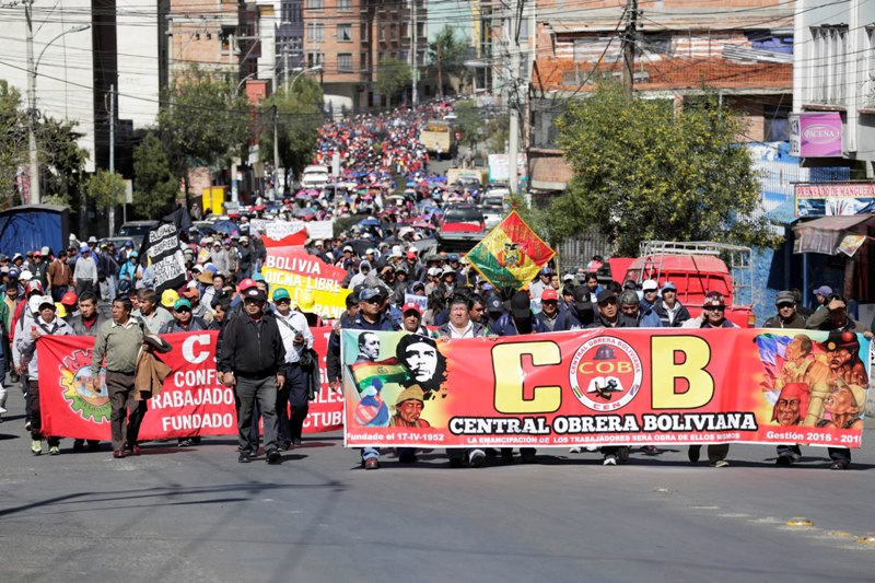 Crece el rechazo de la población a las protestas porque afectan a su bolsillo y a la educación